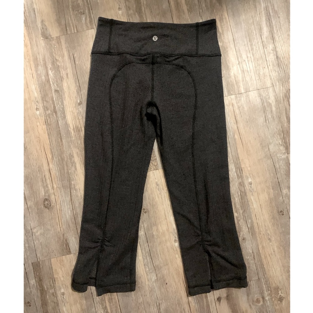 Size 4 Lululemon Yoga Capris